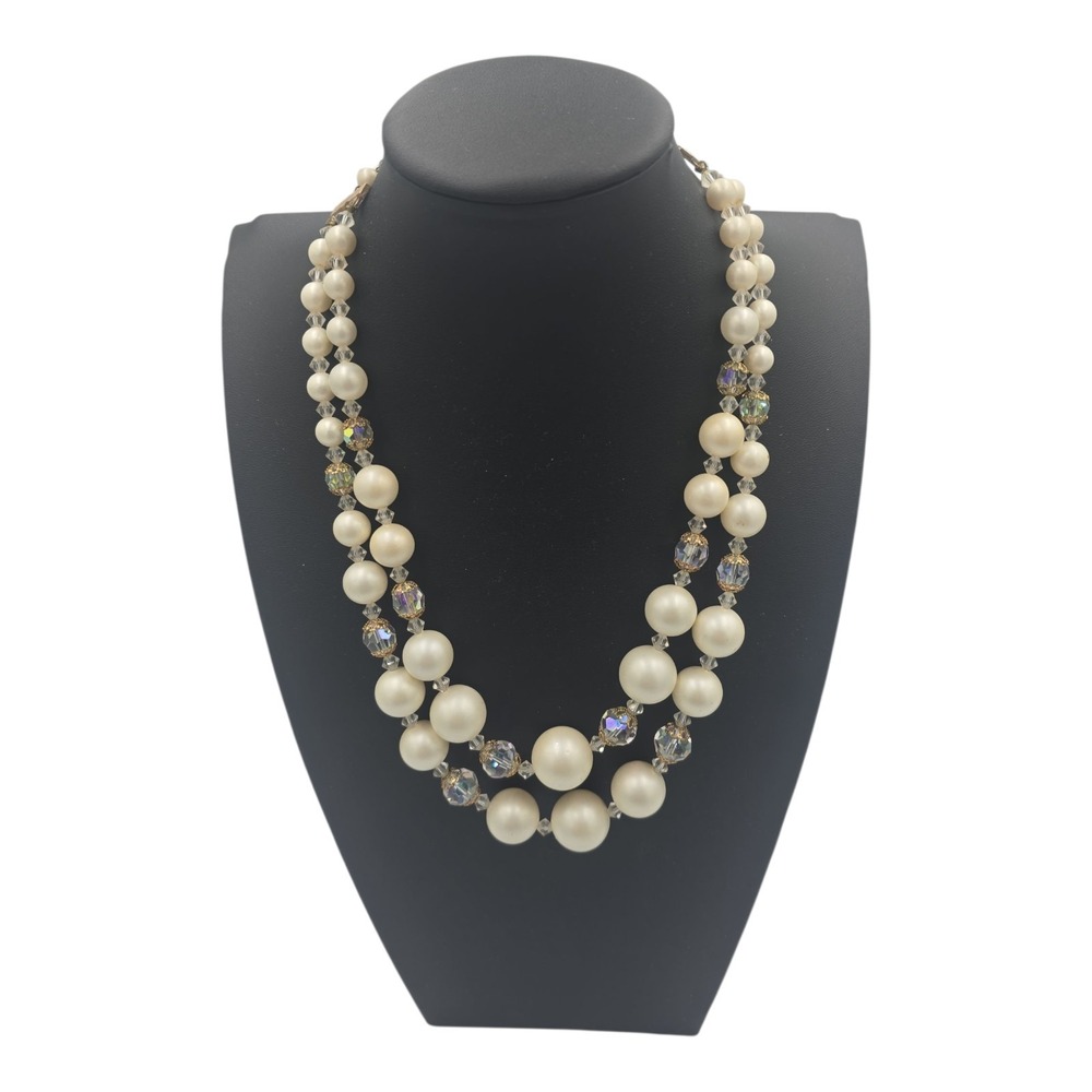 Vinrage 1960s-1970s Beaded Necklace